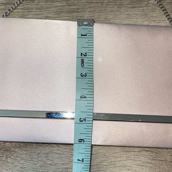 Lunar Elegance Womens Satin Flap Chain Strap Clutch Evening Silver‎ Pale Pink OS - Picture 6 of 6